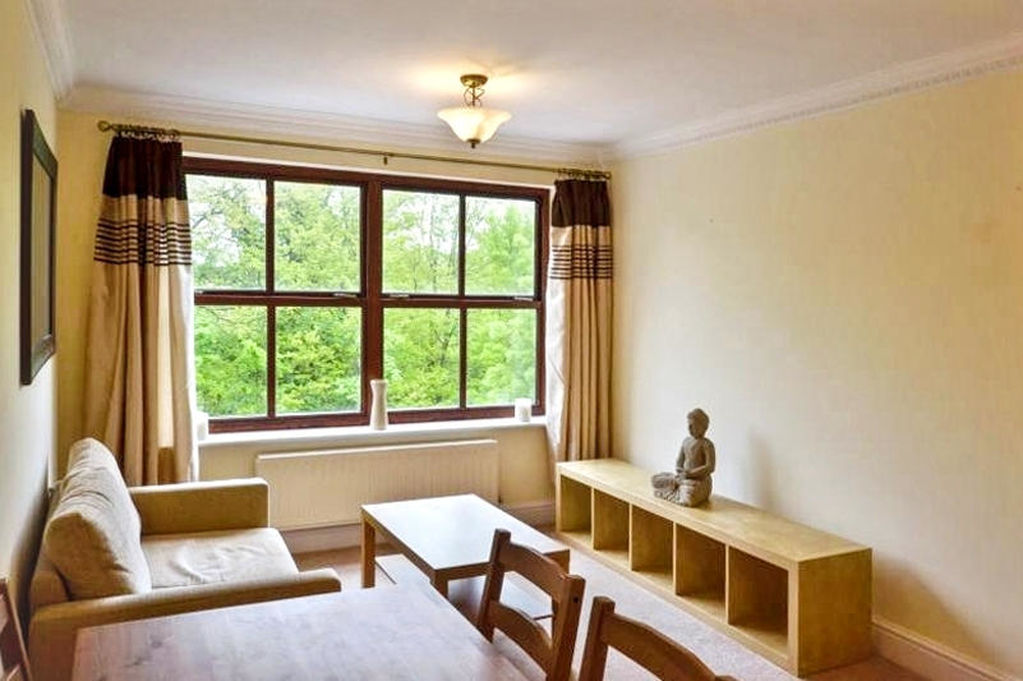 Living Room- click for photo gallery